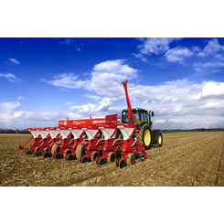 Продажа сеялок пневматических точного высева Kverneland Optima R (SX) и другой сельскохозяйственной техники в Московской области, Рязани, Калуге, Туле с доставкой в регионы РФ. Выгодные условия для фермеров. Сервисное обслуживание. Звоните!  ГК АгроТехноПарк